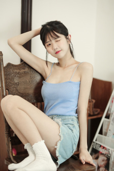 男朋友趴在两腿中间舔我知乎